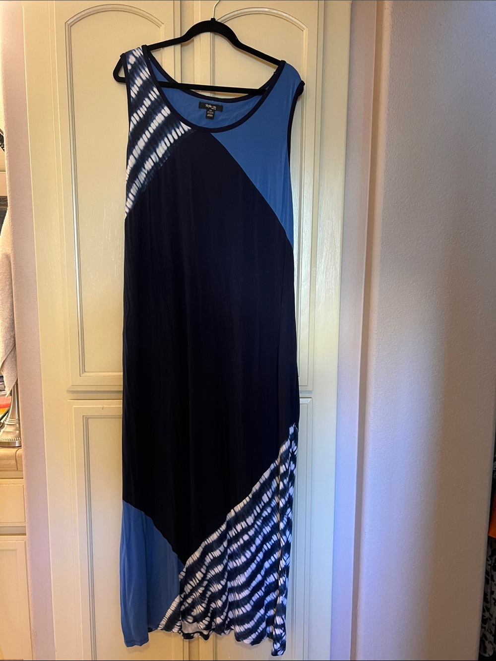 3x style &co Sleeveless Blue and Black Maxi Dress with Tie-Dye Accents